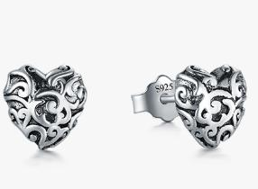 Detailed heart Earring