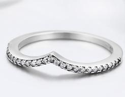 Curved zirkonia ring