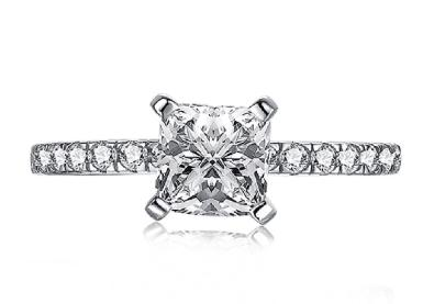 Gemstone zirkonia ring